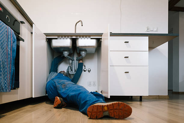Professional Emergency Plumber technician working in Adkins, TX